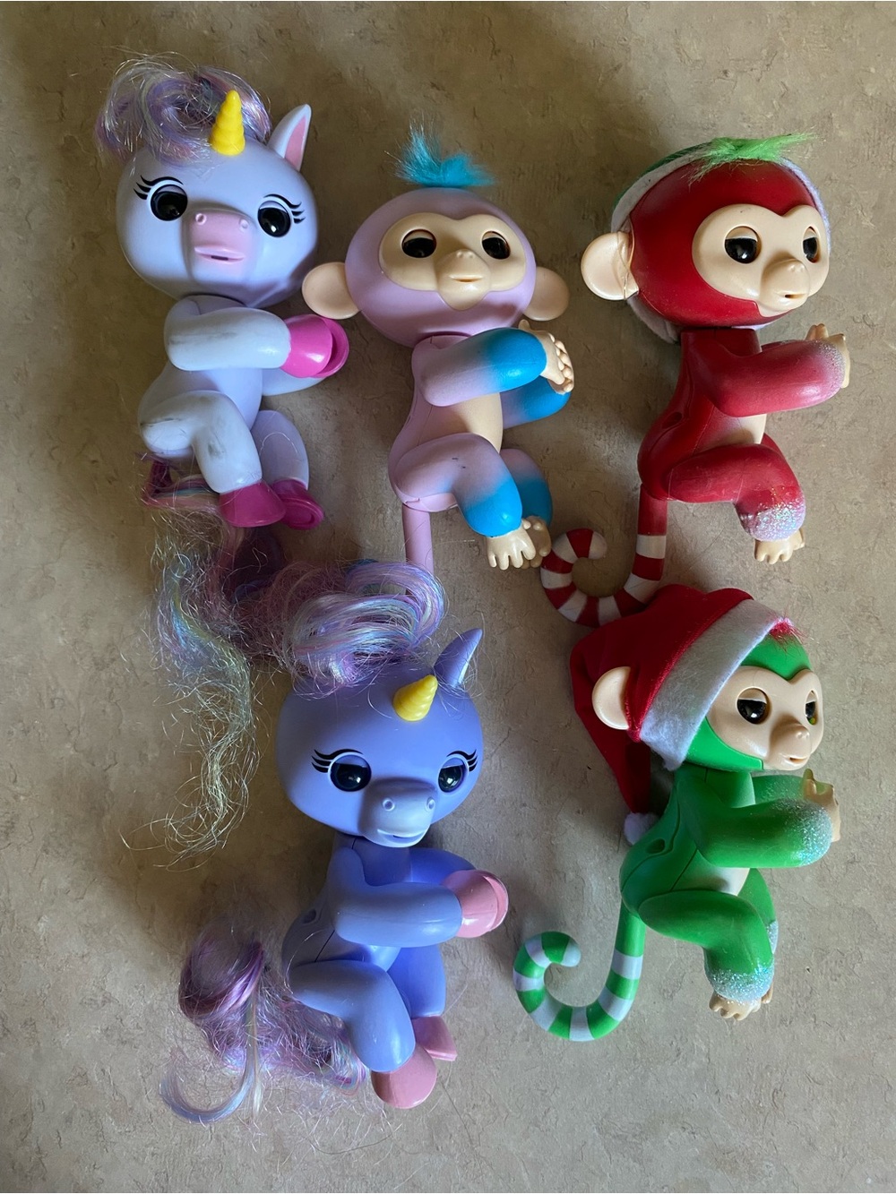 5 WowWee Fingerlings Interactive Monkeys & Unicorns Pets Christmas Toys TESTED - Picture 2 of 2